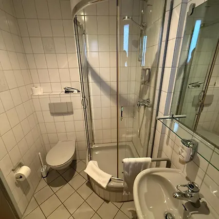 & Restaurant Elbschetal بيت ضيافة