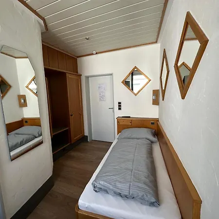 & Restaurant Elbschetal Konukevi 3*