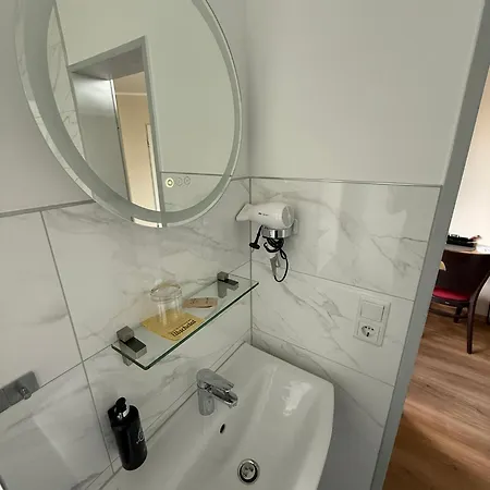 & Restaurant Elbschetal بيت ضيافة